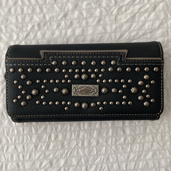 Montana West Concho Collection Wallet - Picture 4 of 10